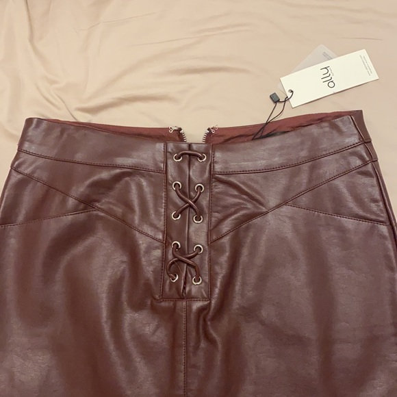Brand new leather lace up skirt, tag on, size 6 US - Picture 2 of 6